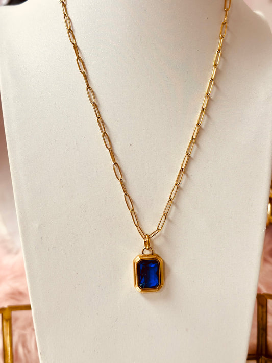 Collar de eslabones con pendant rectangular azul royal